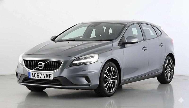 Used Volvo V40 Momentum 122 HP (89 kW) 2017 Grey Hatchback