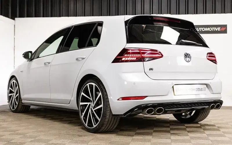 Used VW Golf VII R 400 HP (294 kW) 2020 Red Hatchback