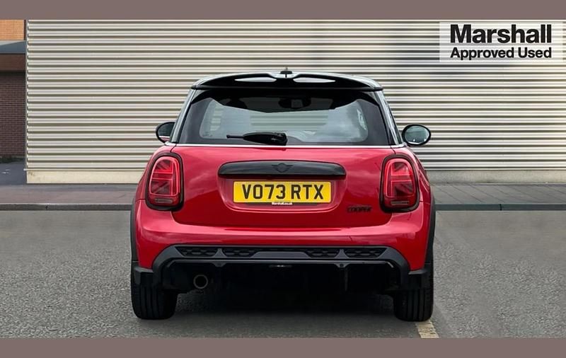 Used Mini Cooper Sport 134 HP (98 kW) 2023 Red Hatchback