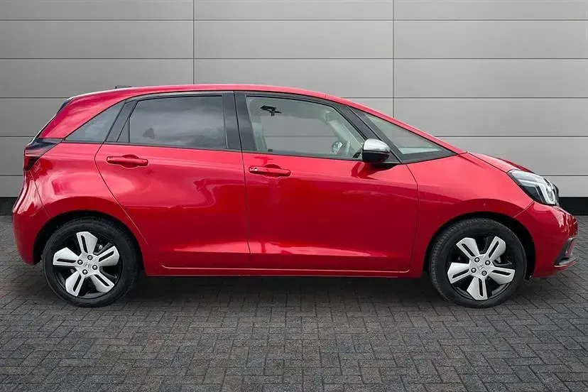 Used Honda Jazz Hybrid 109 HP (80 kW) 2022 Crystal red Hatchback