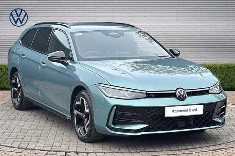 Used VW Passat R-line 272 HP (200 kW) 2025 Green Estate