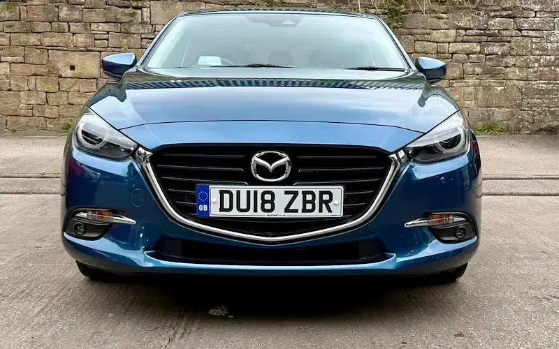 Used Mazda 3 Inclusive 120 HP (88 kW) 2018 Blue Hatchback