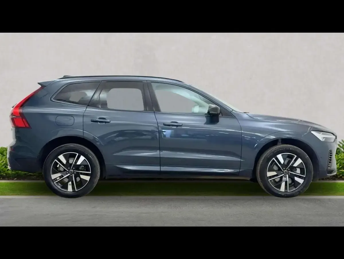 Used Volvo XC60 Plus 345 HP (253 kW) 2025 Blue SUV