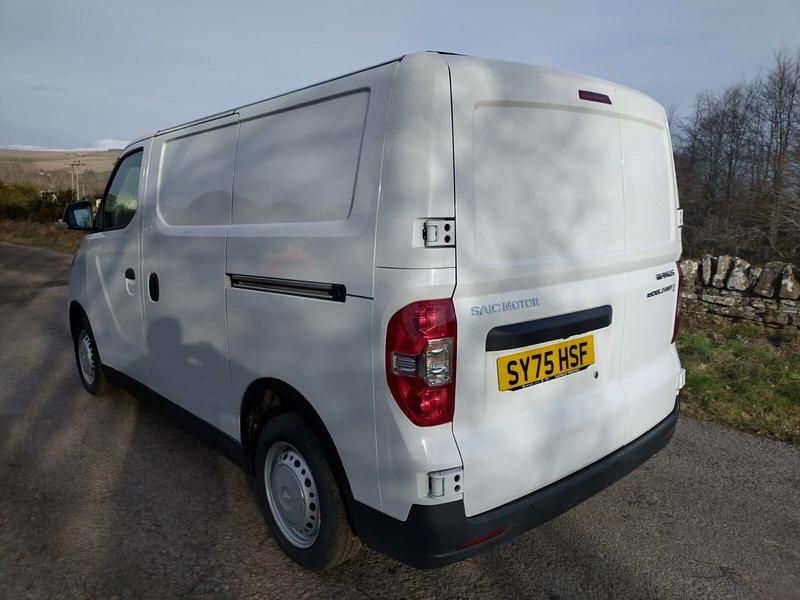 New Maxus eDeliver 3 89 kW (122 HP) 2025 White Van