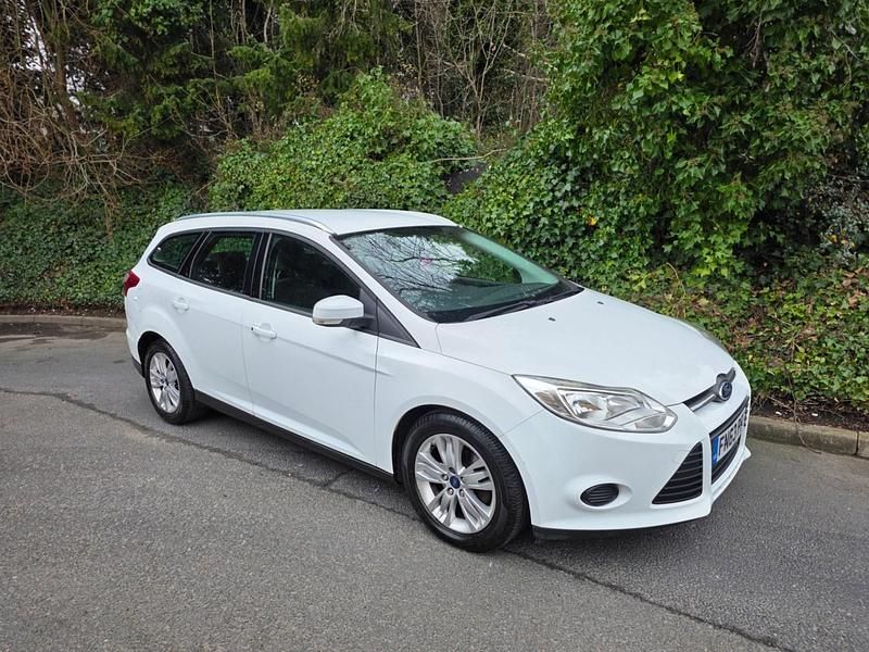 Used Ford Focus 115 HP (84 kW) 2014 White Estate