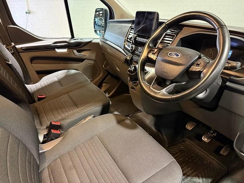 Begagnad Ford Transit Custom Limited 2023 Grå Kombi