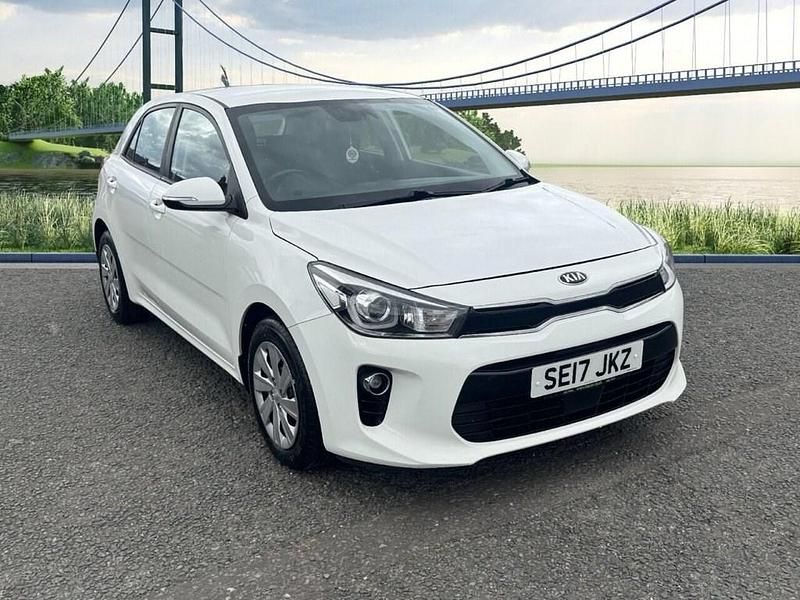 Used Kia Rio 99 HP (72 kW) 2017 White Hatchback