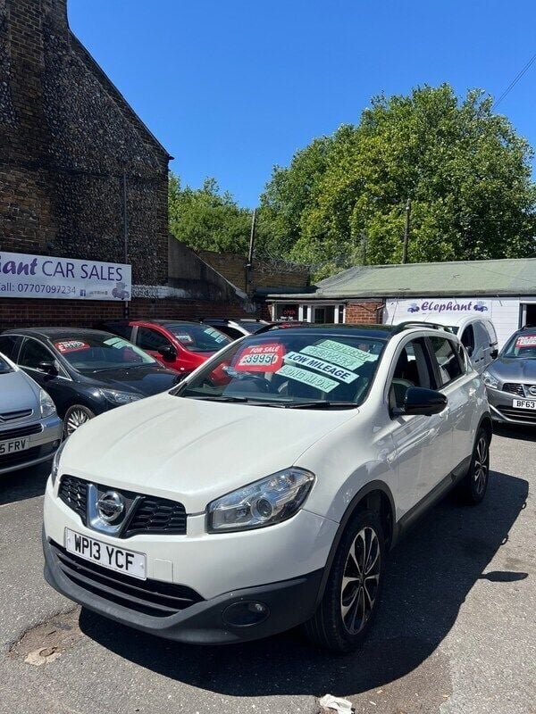 White Used 2013 Nissan Qashqai 360º SUV | £3,995 (Fair price) - Image 1/4