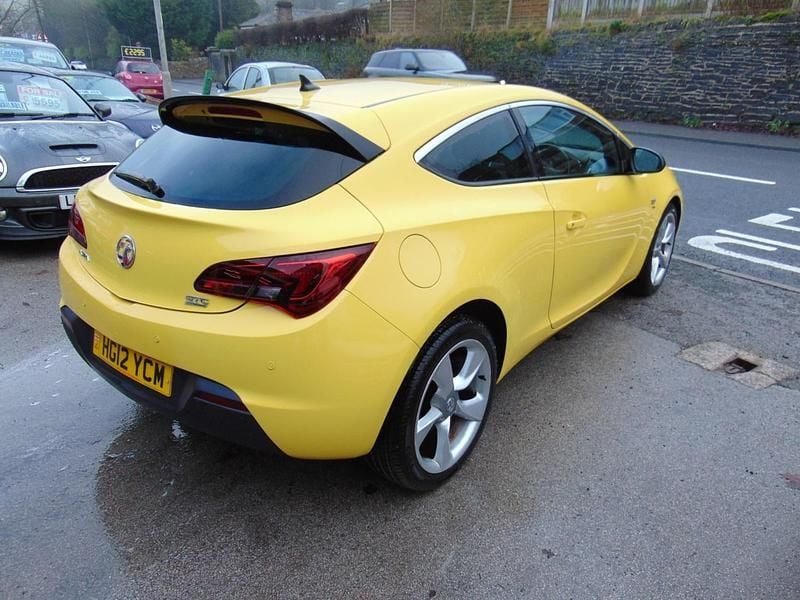 Used Vauxhall Astra GTC SRi 2012 Yellow Hatchback