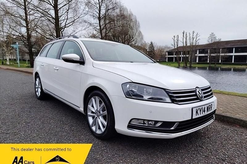 Used VW Passat Executive 2014 White Estate