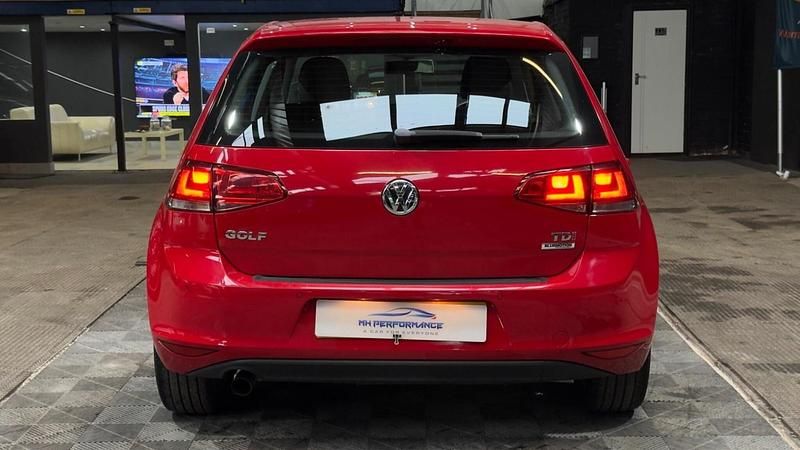Used VW Golf VII Match 105 HP (77 kW) 2015 Red Hatchback