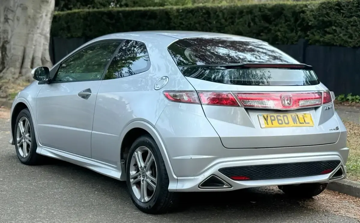 Begagnad Honda Civic Type S 2011 Silver Halvkombi