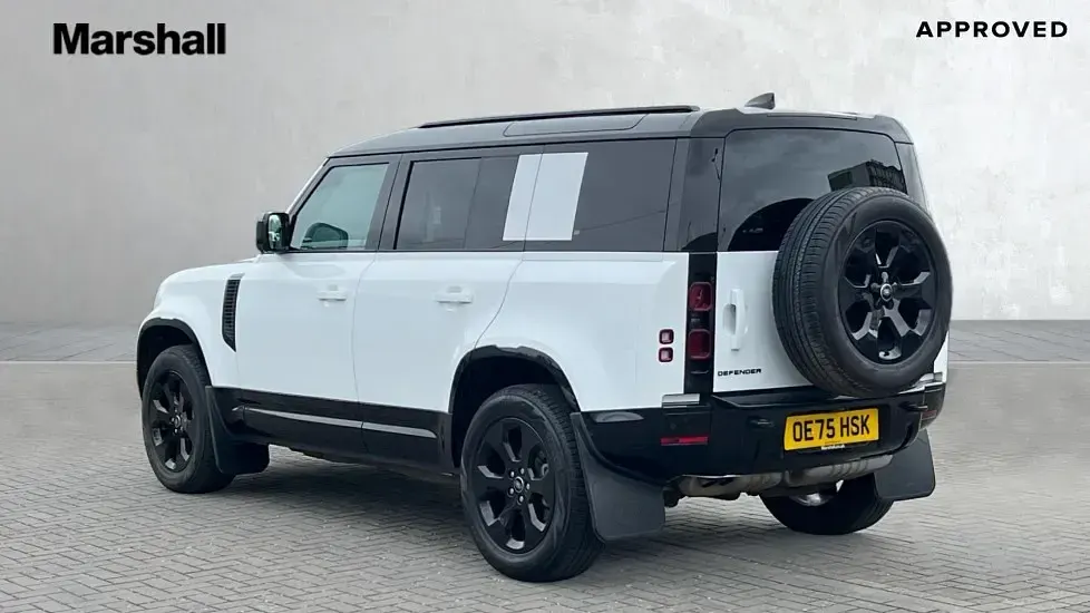 Usado Land Rover Defender HSE Dynamic 249 HP (183 kW) 2025 Branco SUV
