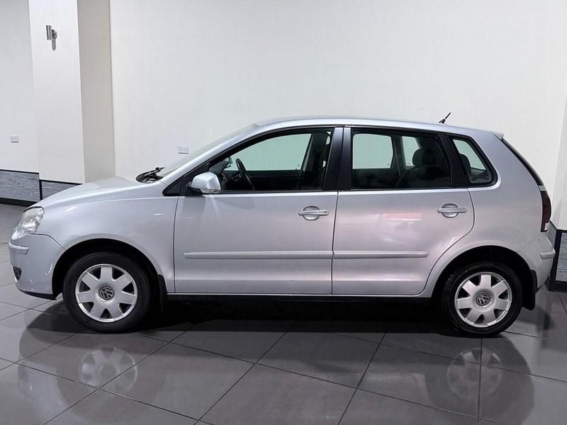 Used VW Polo S 75 HP (55 kW) 2006 Silver Hatchback