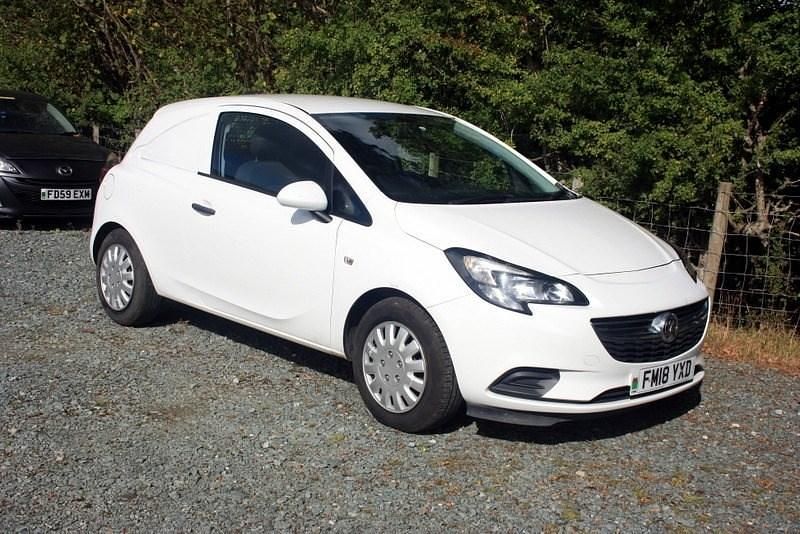Used Vauxhall Corsa 95 HP (69 kW) 2018 White Van