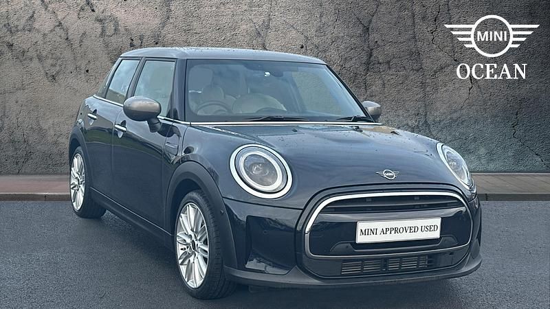 Used Mini Cooper Exclusive 134 HP (98 kW) 2023 Black Hatchback