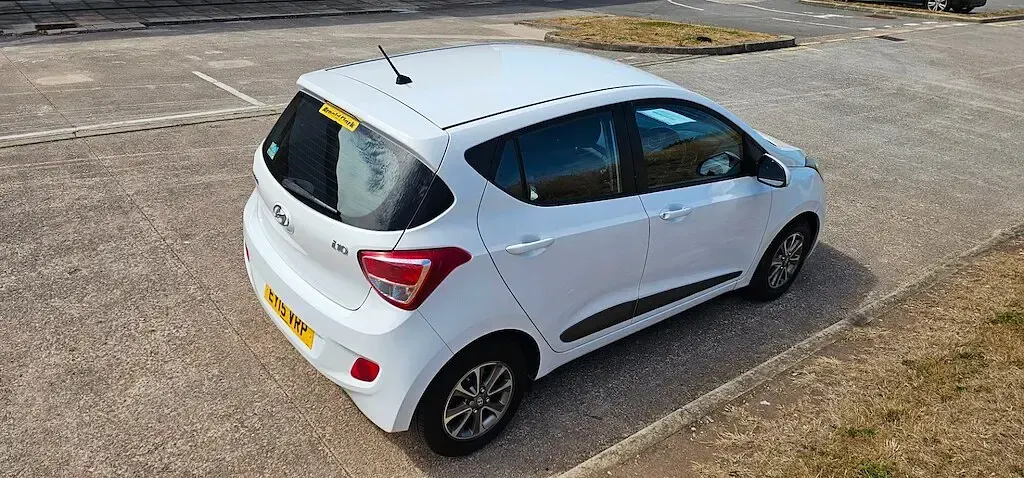 Used Hyundai i10 Premium 2015 Artic white Hatchback
