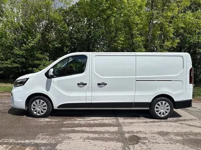 Used Nissan Primastar Acenta 2022 White MPV