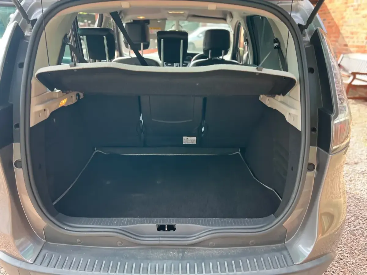 Used Renault Scénic Dynamique 2014 Grey MPV