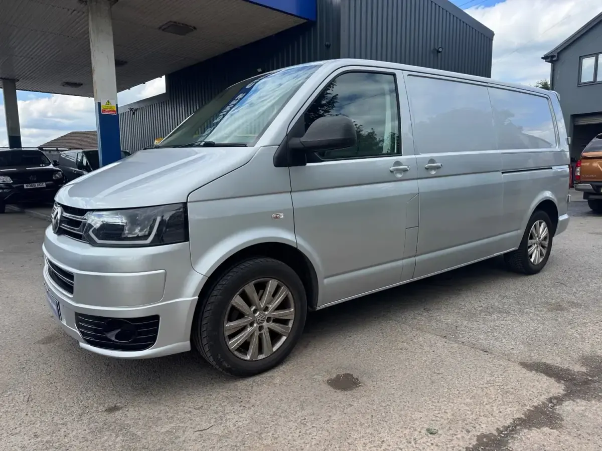 Second-hand VW Transporter 140 CP (102 kW) 2013 Argintiu Van