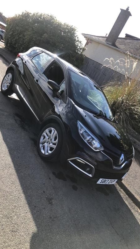Used Renault Captur Iconic 90 HP (66 kW) 2017 Black SUV