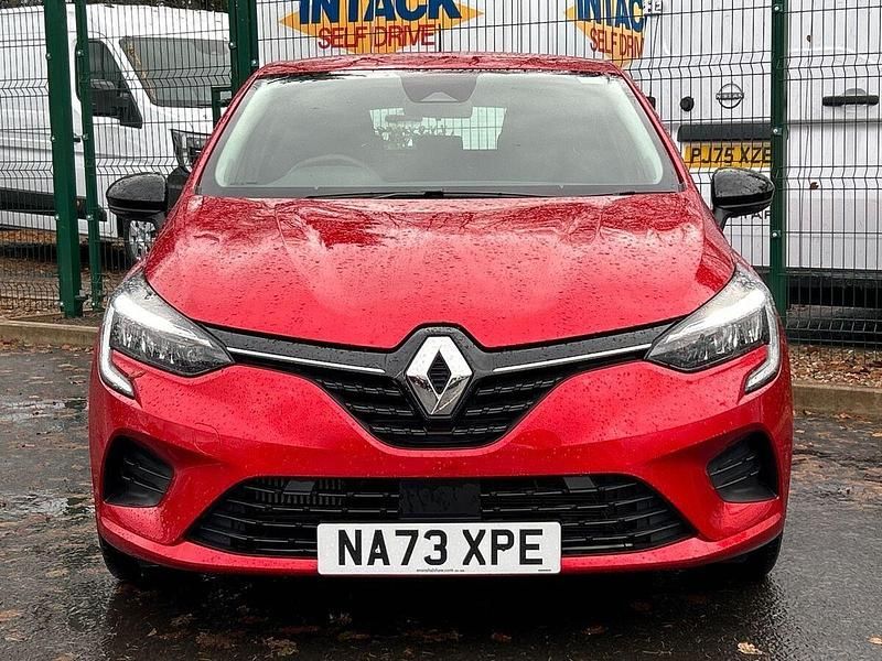 Used Renault Clio V Evolution 90 HP (66 kW) 2023 Red Hatchback