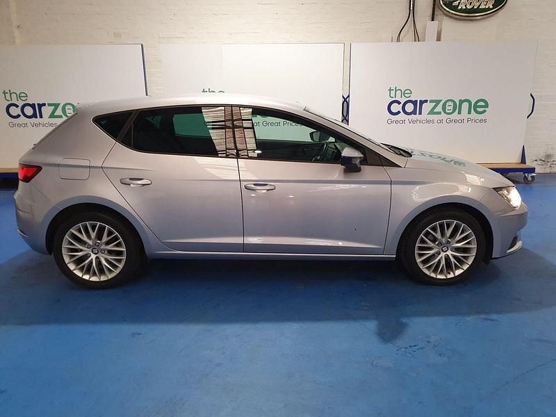 Used Seat Leon SE Dynamic 115 HP (84 kW) 2019 Silver Hatchback