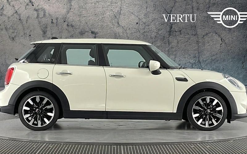 Used Mini Cooper Exclusive 136 HP (100 kW) 2022 White Hatchback