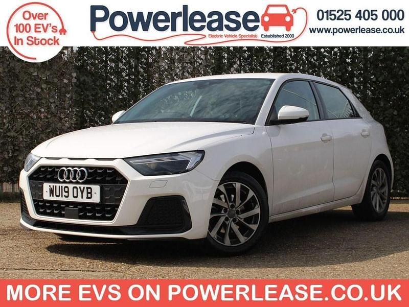 Used Audi A1 Sportback Sport 116 HP (85 kW) 2019 White Hatchback