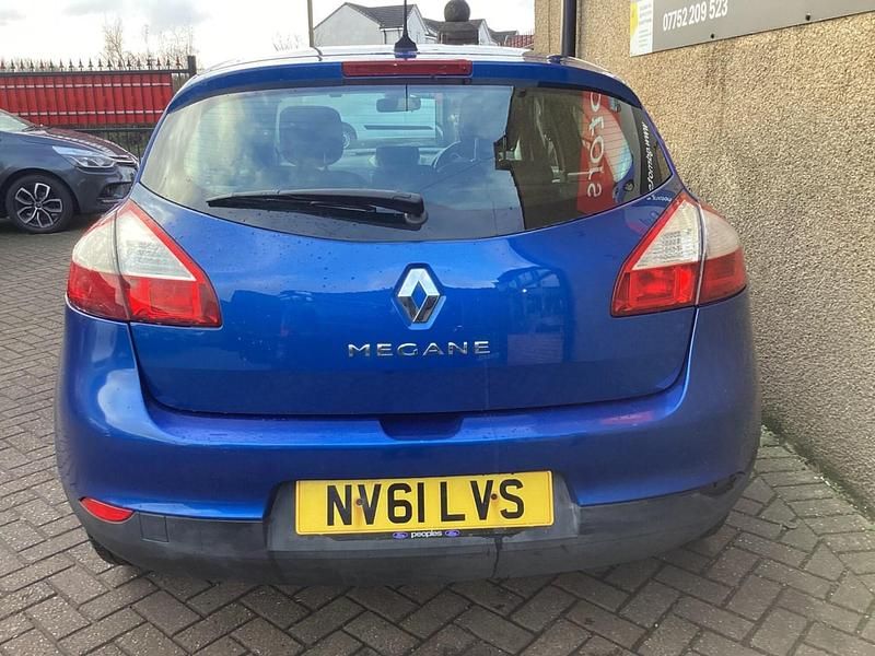 Used Renault Mégane III Dynamique 110 HP (80 kW) 2011 Blue Hatchback