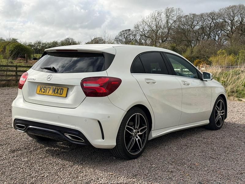Używany Mercedes A200 AMG Line Premium Plus 2017 Biały Hatchback