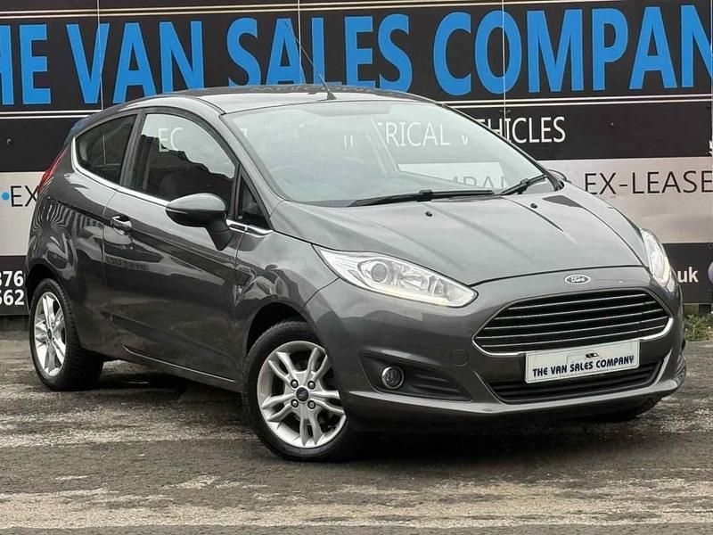 Grey Used 2017 Ford Fiesta Zetec Hatchback | £4,944 (Fair price) - Image 1/4