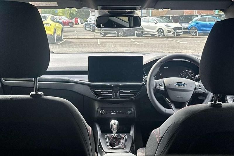 Usado Ford Focus ST-Line 123 HP (90 kW) 2025 Vermelho Citadino