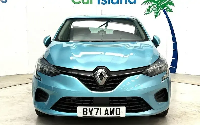 Used Renault Clio Iconic 90 HP (66 kW) 2021 Blue Hatchback