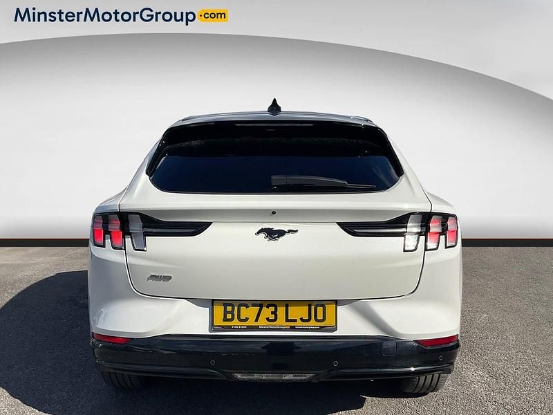 Used Ford Mustang Extended Range 351 HP (258 kW) 2024 White Hatchback