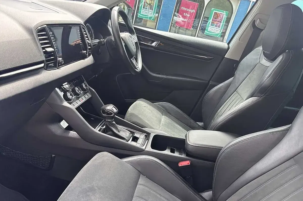 Used Skoda Karoq SE L 150 HP (110 kW) 2019 Brilliant silver metallic SUV