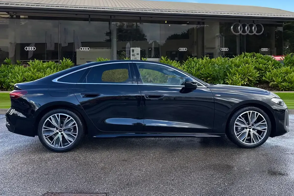 Ny Audi A5 S-Line 2025 Svart Sportkupé