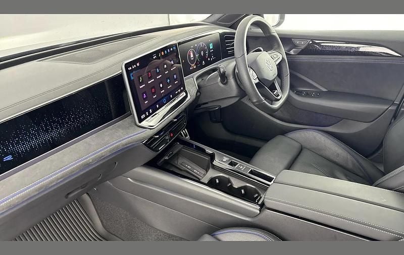 Used VW Passat R-line 267 HP (196 kW) 2025 Grey Estate