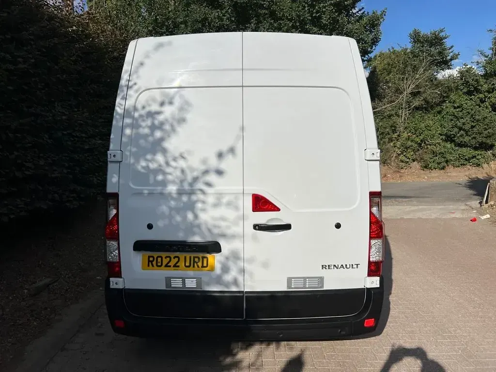 Used Renault Master Business 2022 White MPV
