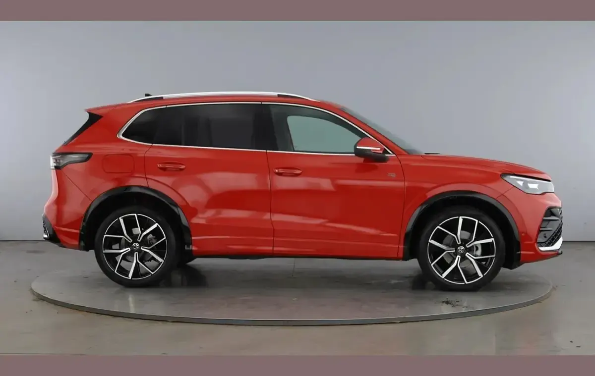 Used VW Tiguan R-line 147 HP (108 kW) 2025 Red SUV