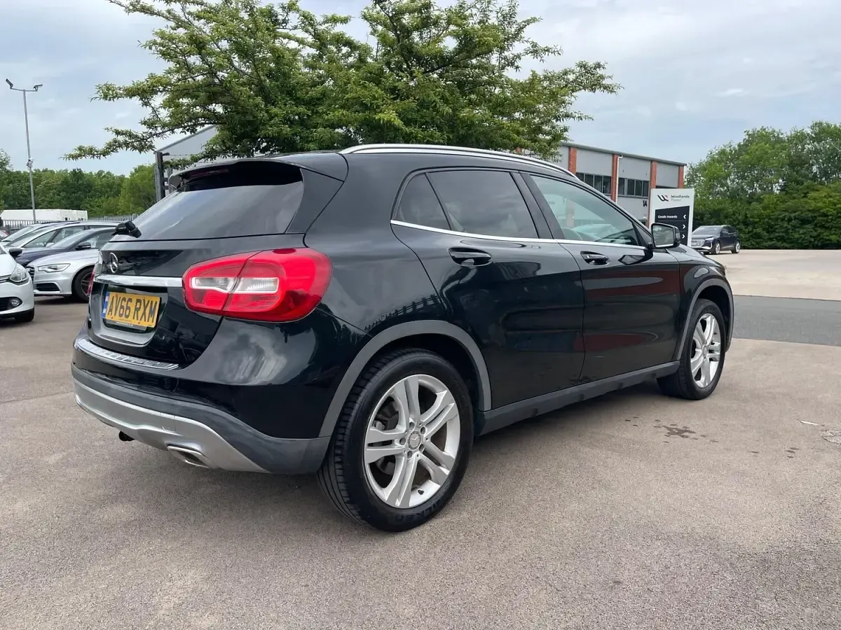 Used Mercedes GLA200 136 HP (100 kW) 2016 Black SUV