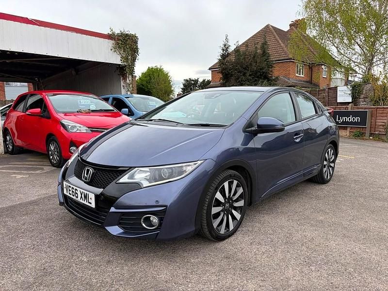 Begagnad Honda Civic SE Plus 142 HK (104 kW) 2016 Blå Halvkombi