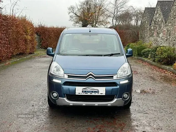 Used Citroën Berlingo 90 HP (66 kW) 2015 Blue MPV