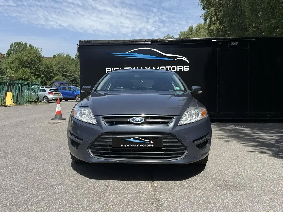 Used Ford Mondeo 140 HP (102 kW) 2012 Grey Hatchback