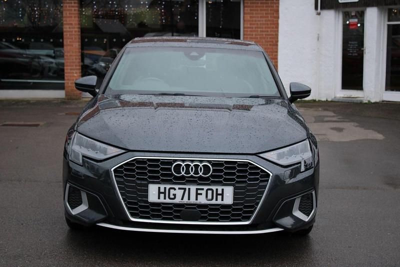 Begagnad Audi A3 Sportback e-tron Sport 2021 Grå Halvkombi