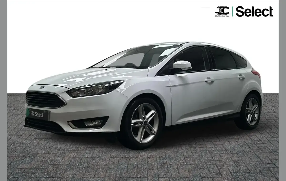 Used Ford Focus Titanium 117 HP (86 kW) 2016 White Hatchback