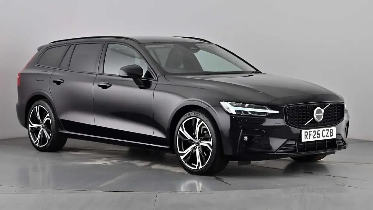 Usado Volvo V60 Plus 2025 Preto Carrinha