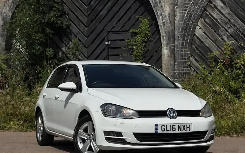 Used VW Golf VII Edition 110 HP (80 kW) 2016 White Hatchback