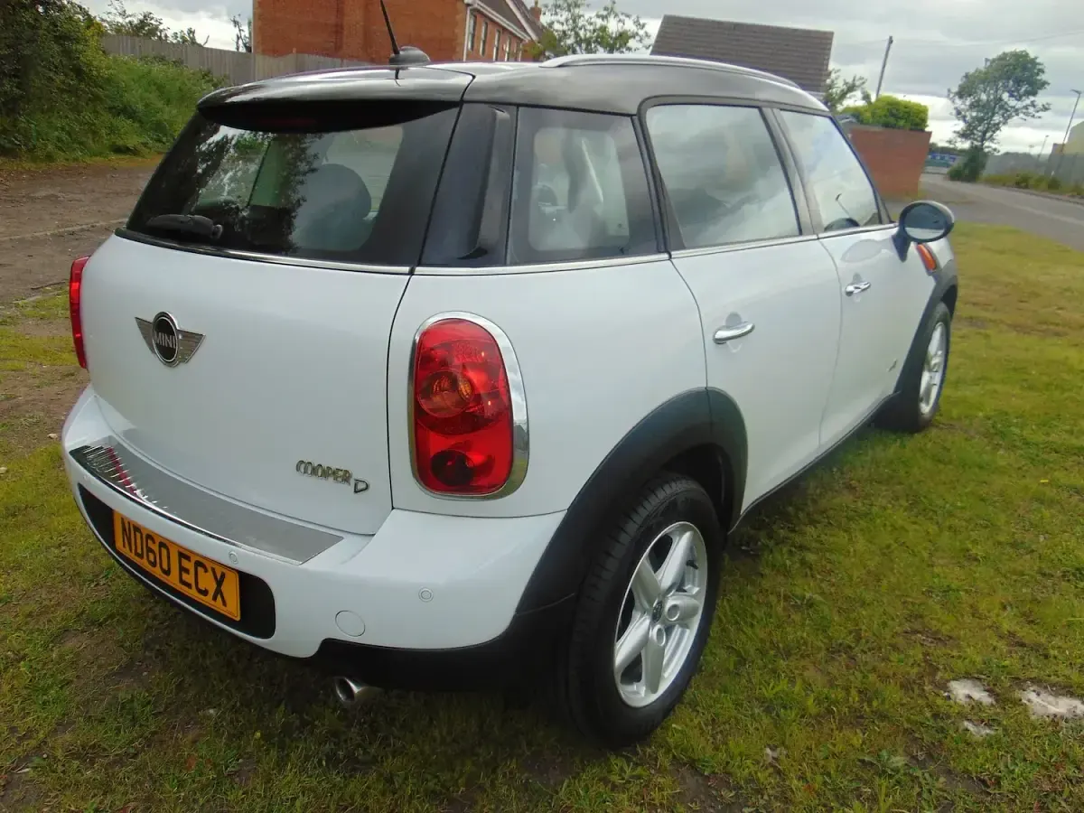 Used Mini Cooper D Countryman 112 HP (82 kW) 2010 White SUV