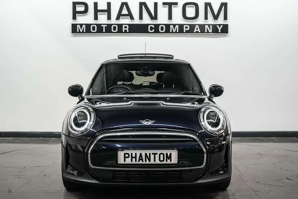 Begagnad Mini Cooper Exclusive 2022 Multicolour Halvkombi